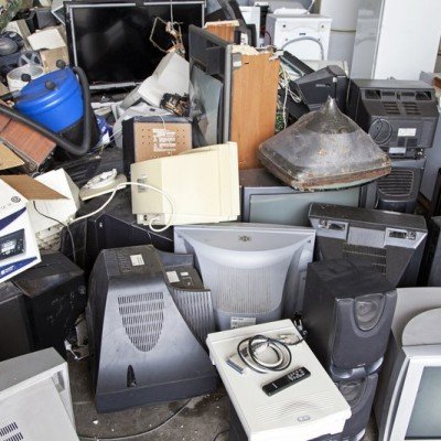 Como encontrar locais de reciclagem de eletroeletrônicos perto de você